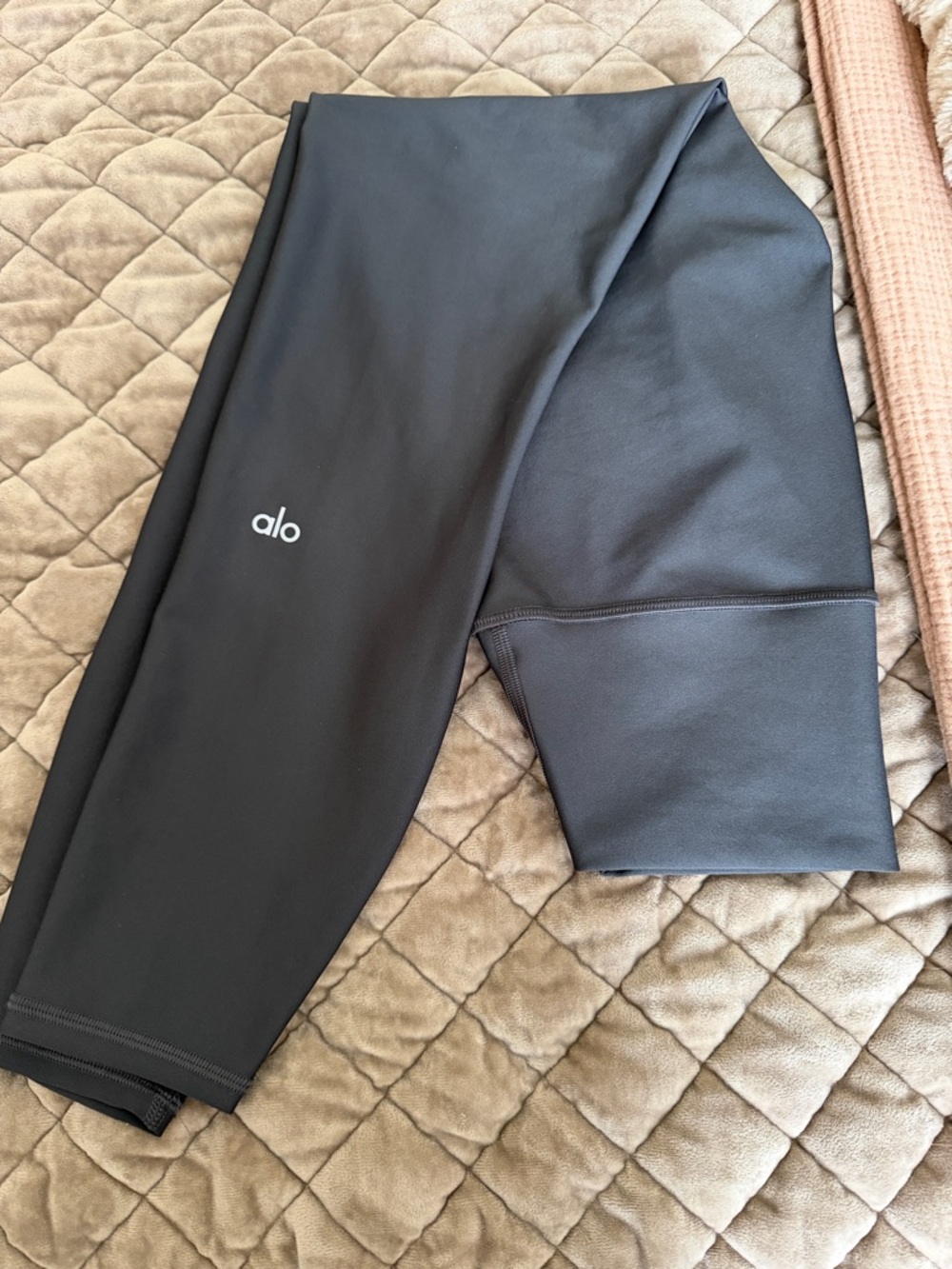 ALO Yoga dark gray Performance Leggings